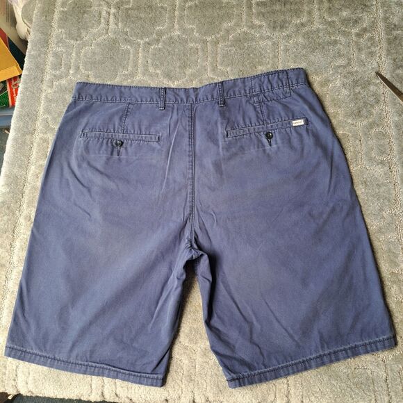 Levis Navy Blue Chino SHORTS MENS SIZE 38 Standard Bermuda Zip Fly Mid Rise - Picture 2 of 5